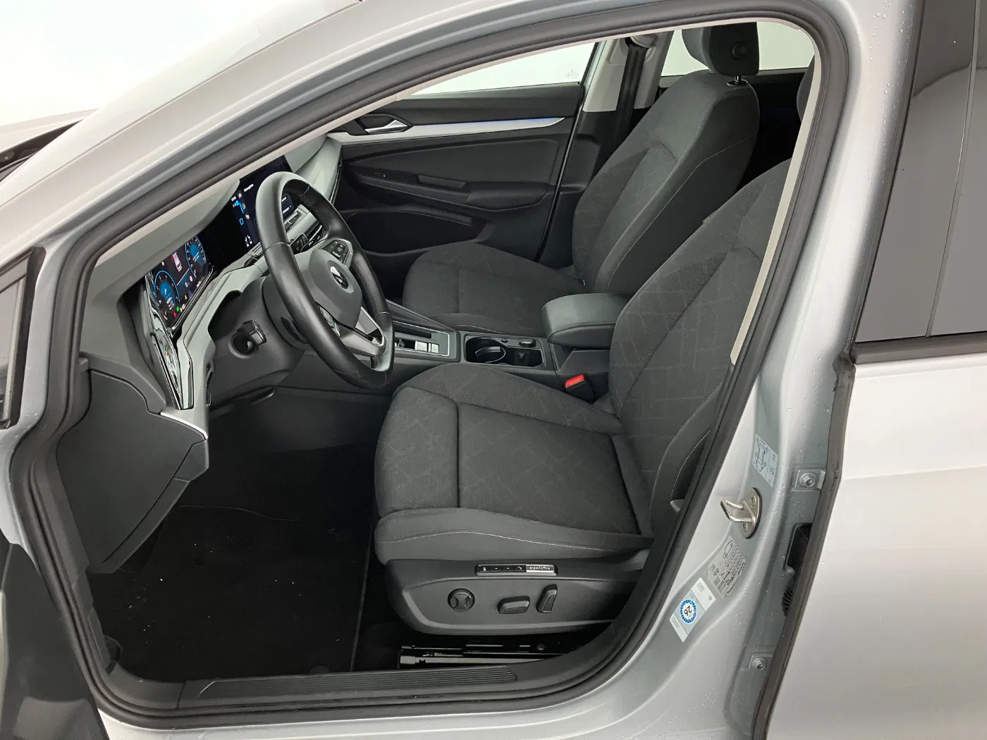 VW Golf VIII Variant 2.0 TDI Life | Bild 12 von 24