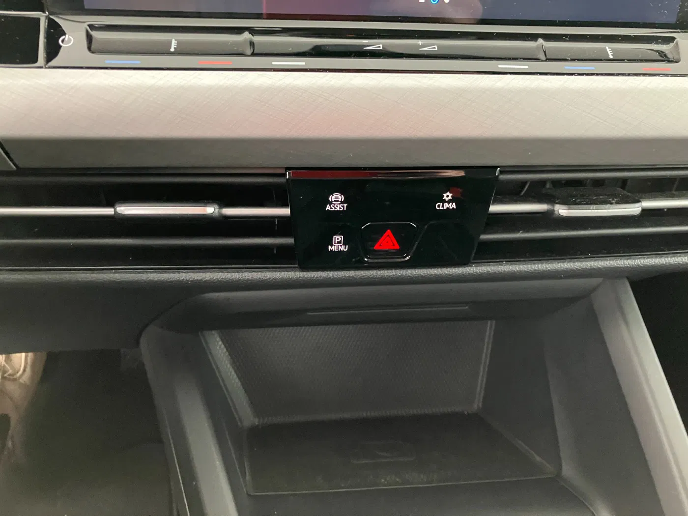 VW Golf VIII Variant 2.0 TDI Life | Bild 19 von 24