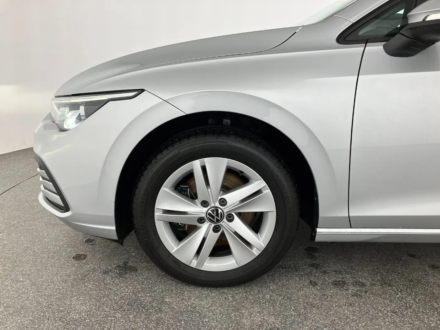 VW Golf VIII Variant 2.0 TDI Life | Bild 23 von 24