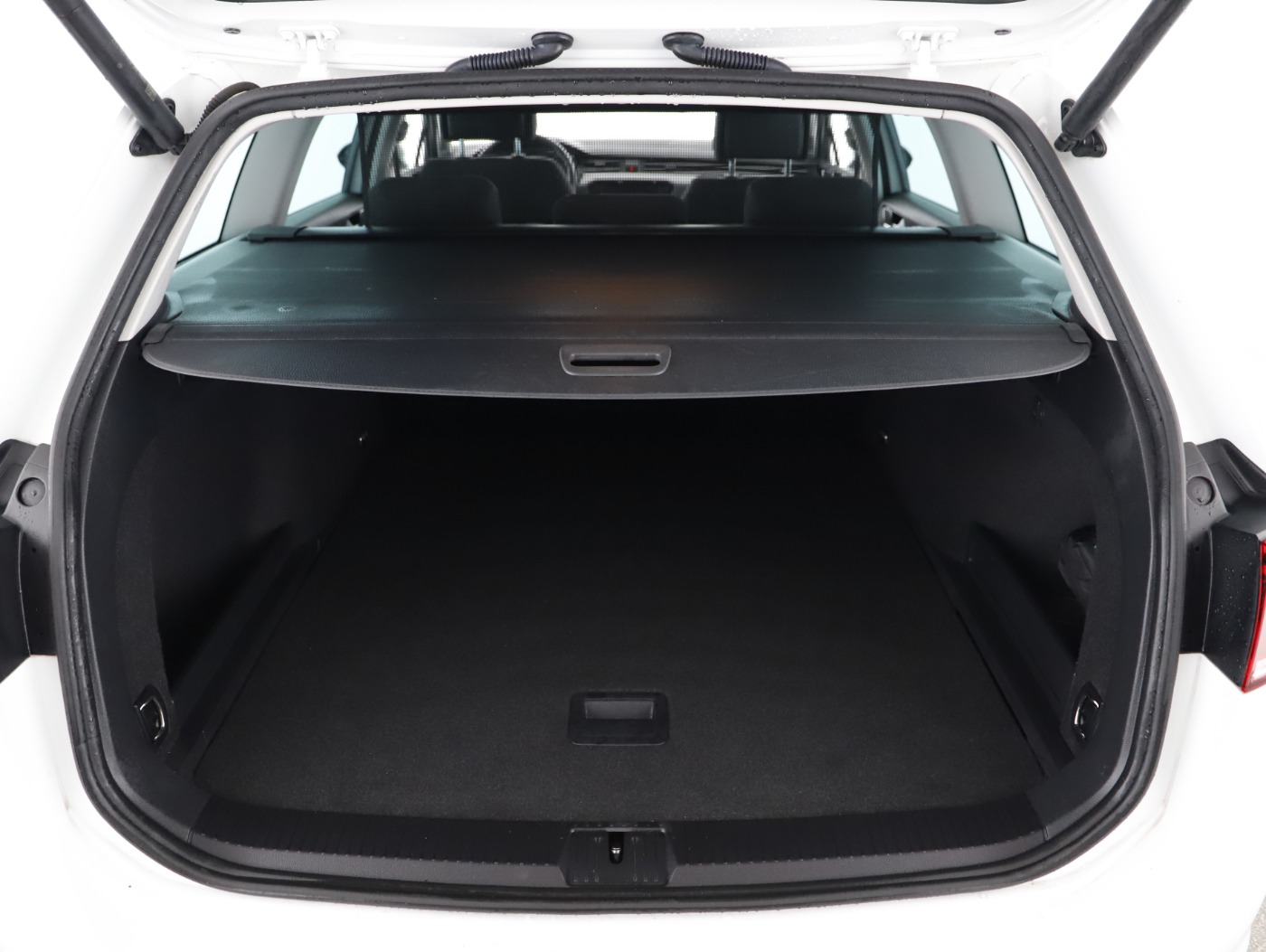 VW Passat Variant 2.0 TDI BMT Business | Bild 20 von 22