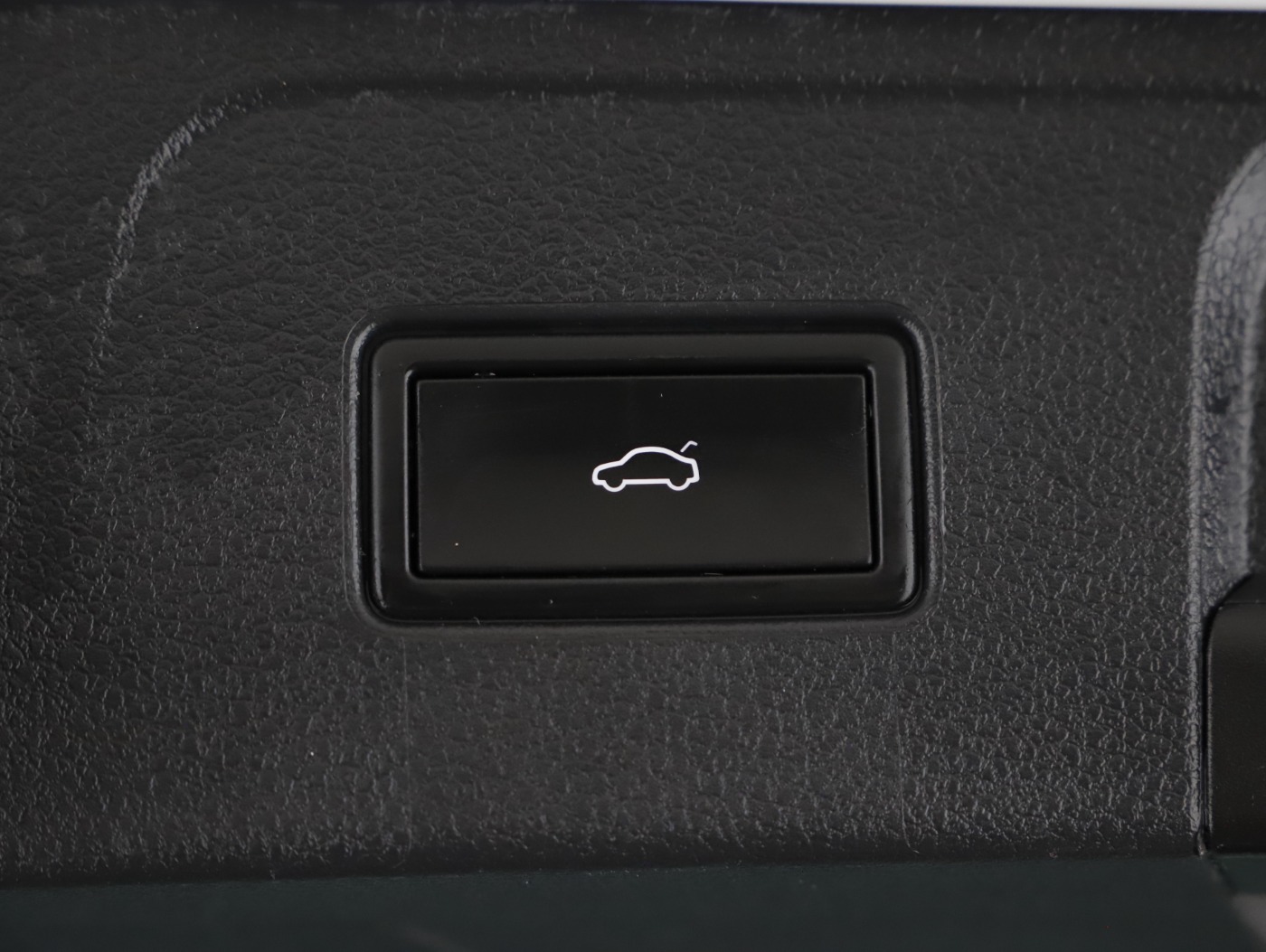 VW Passat Variant 2.0 TDI BMT Business | Bild 21 von 22