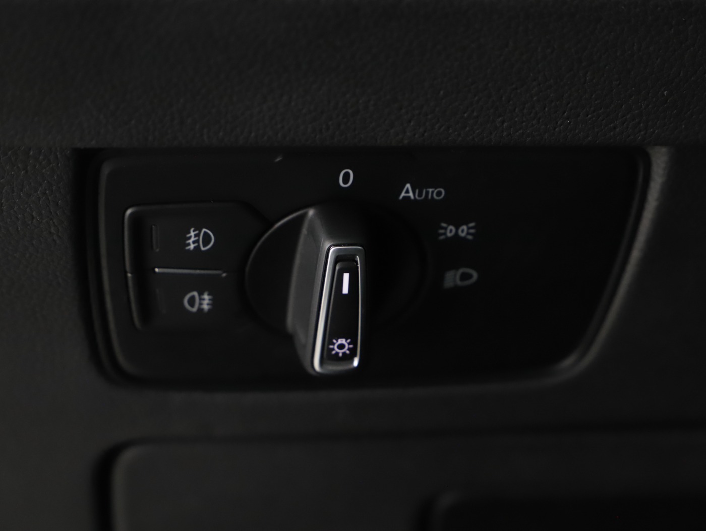 VW Passat Variant 2.0 TDI BMT Business | Bild 7 von 22