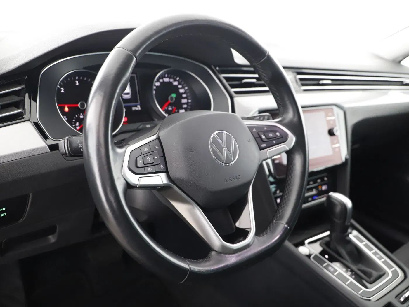 VW Passat Variant 2.0 TDI BMT Business | Bild 10 von 22