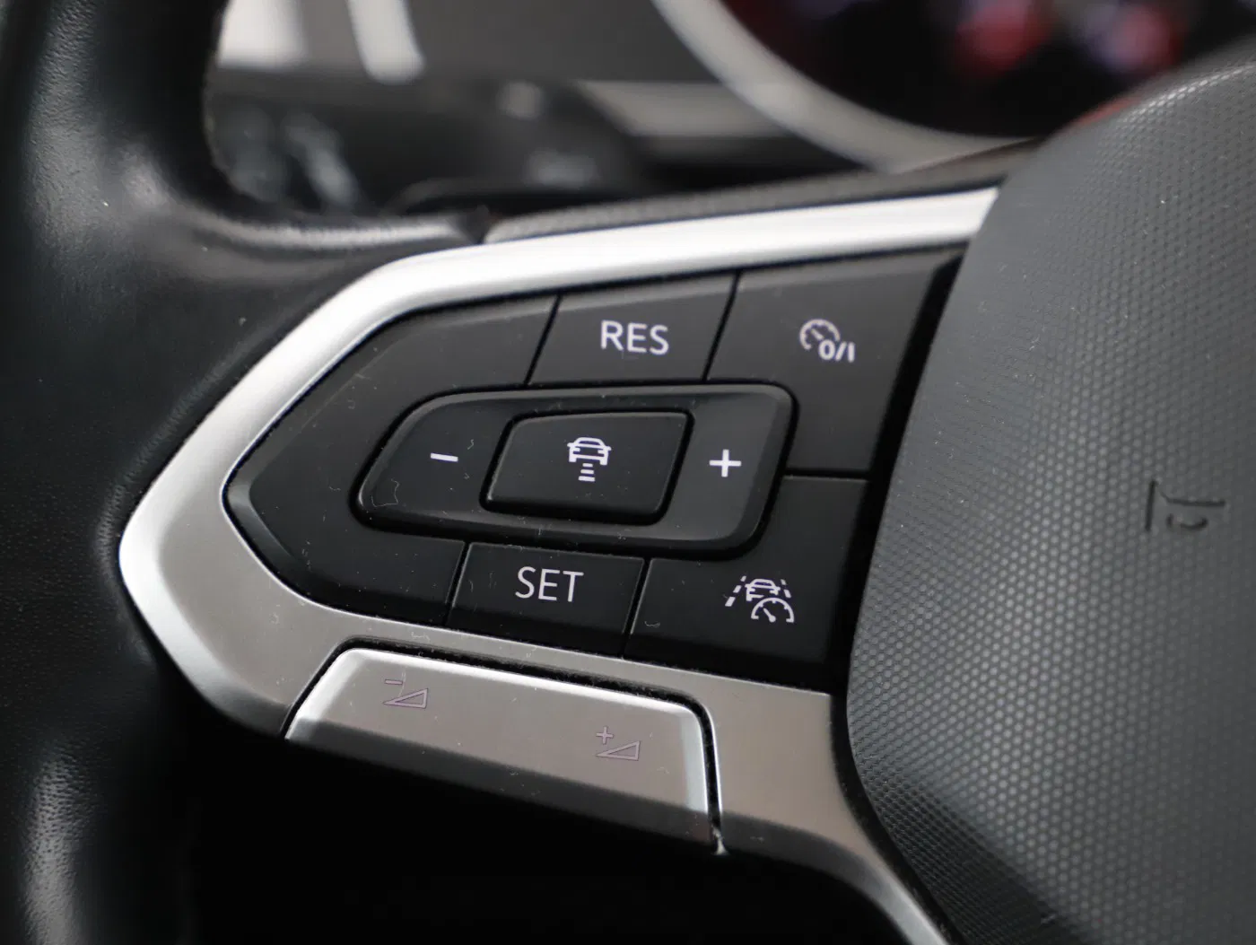 VW Passat Variant 2.0 TDI BMT Business | Bild 12 von 22