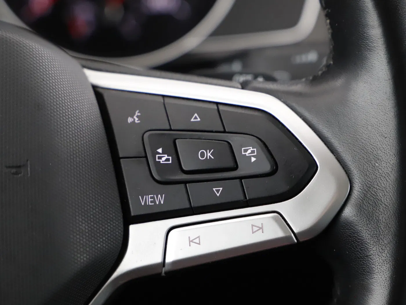 VW Passat Variant 2.0 TDI BMT Business | Bild 13 von 22