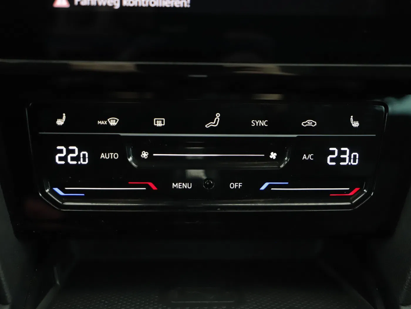 VW Passat Variant 2.0 TDI BMT Business | Bild 17 von 22