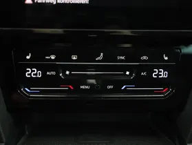 VW Passat Variant 2.0 TDI BMT Business | Thumbnail 17 von 22