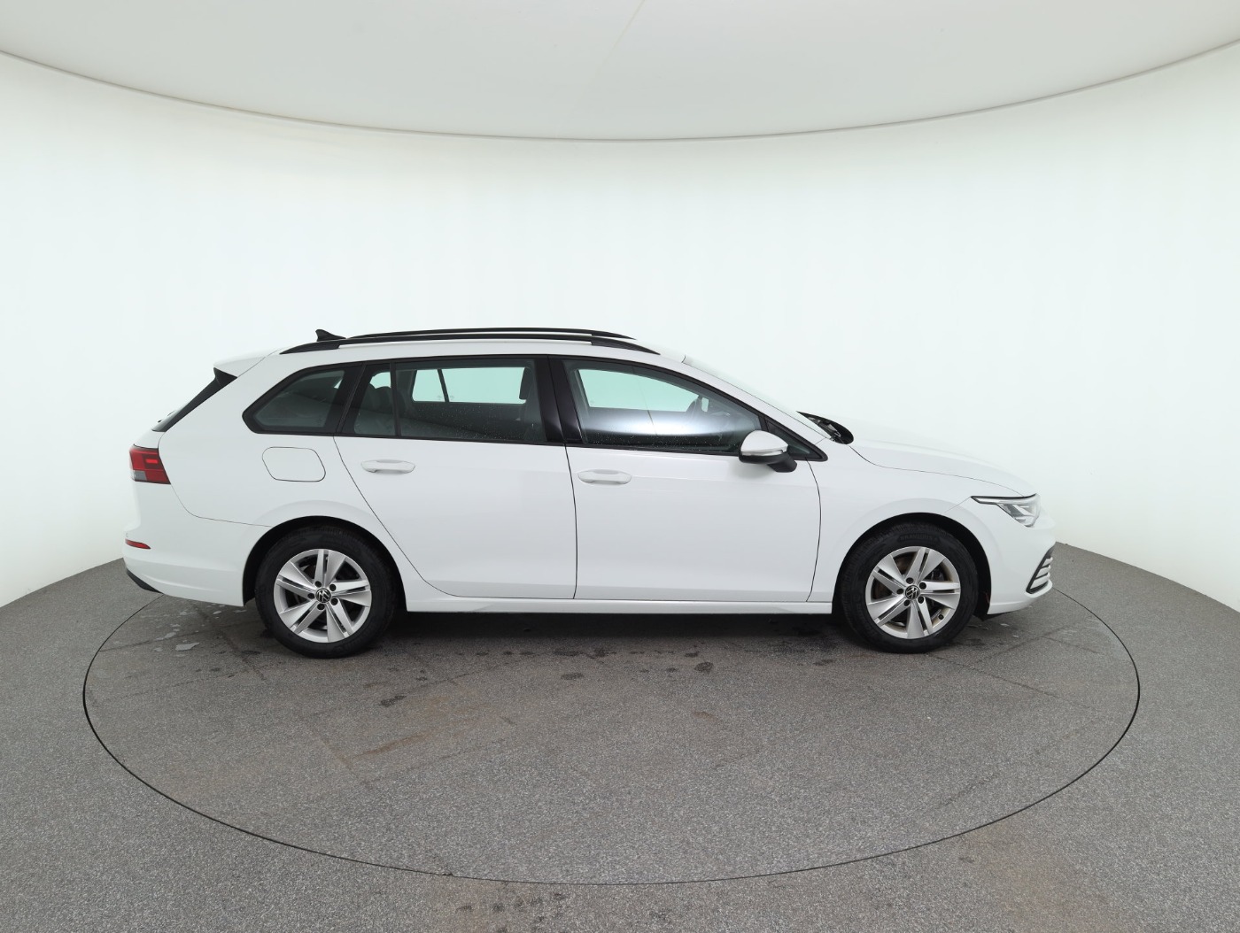 VW Golf VIII Variant 2.0 TDI Life | Bild 4 von 25
