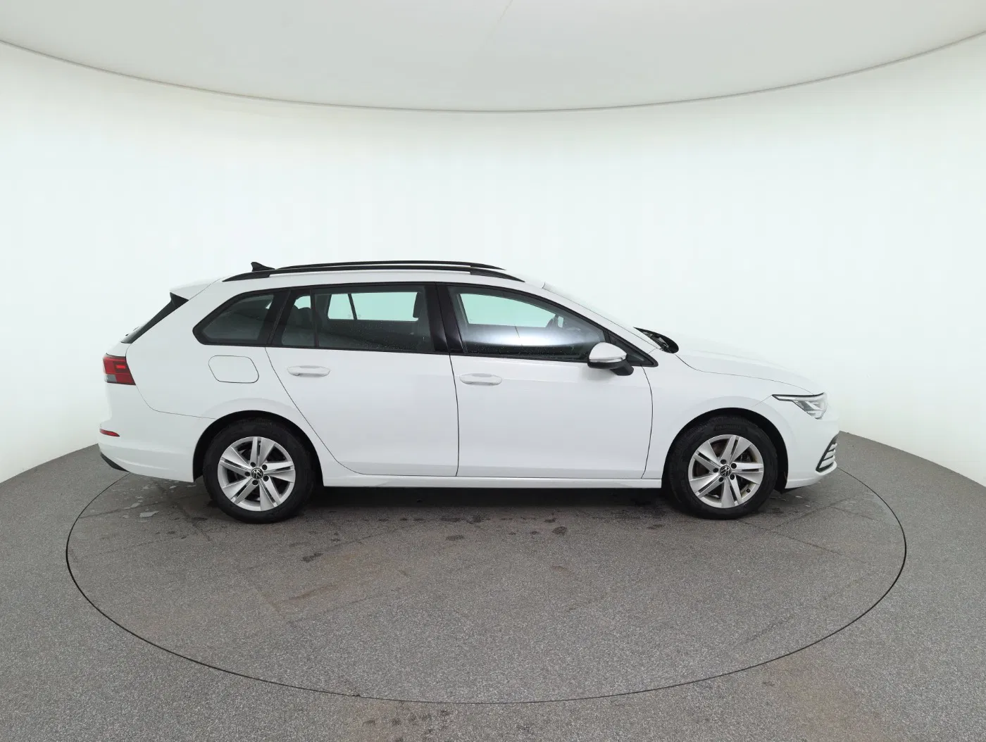VW Golf VIII Variant 2.0 TDI Life | Bild 4 von 25