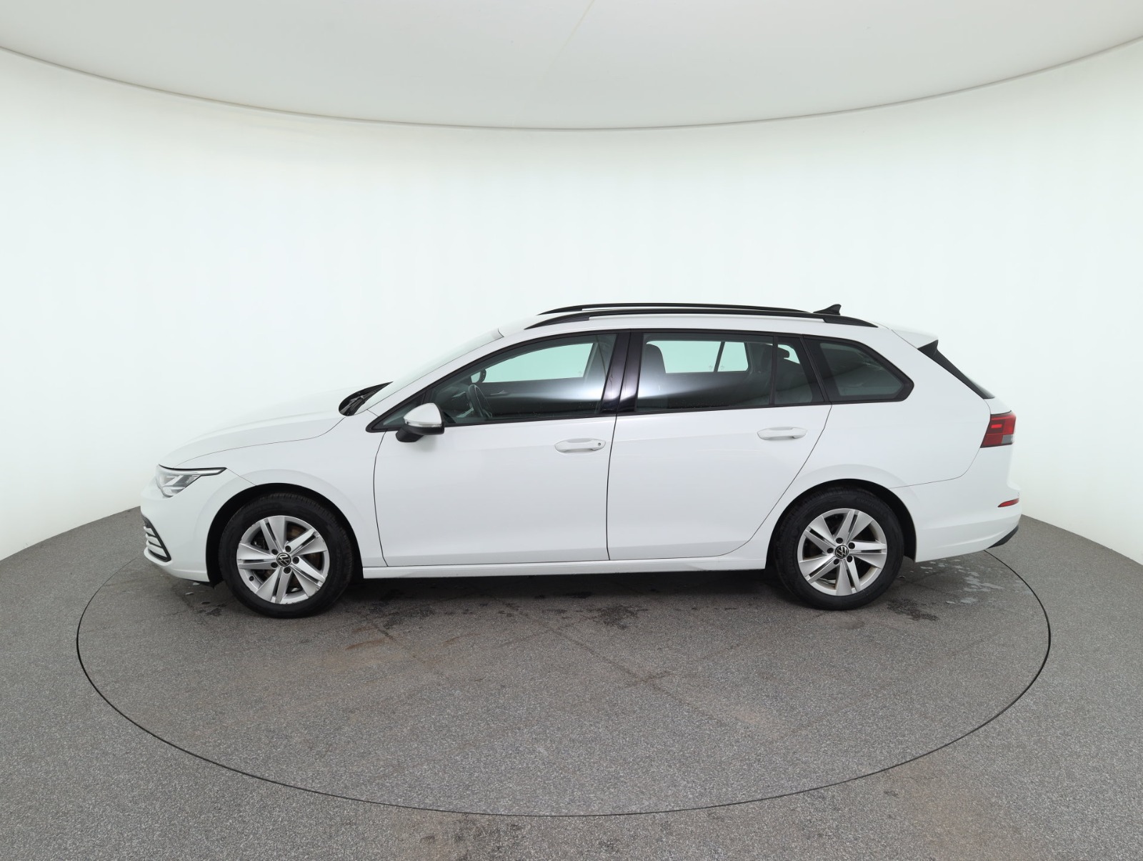 VW Golf VIII Variant 2.0 TDI Life | Bild 8 von 25
