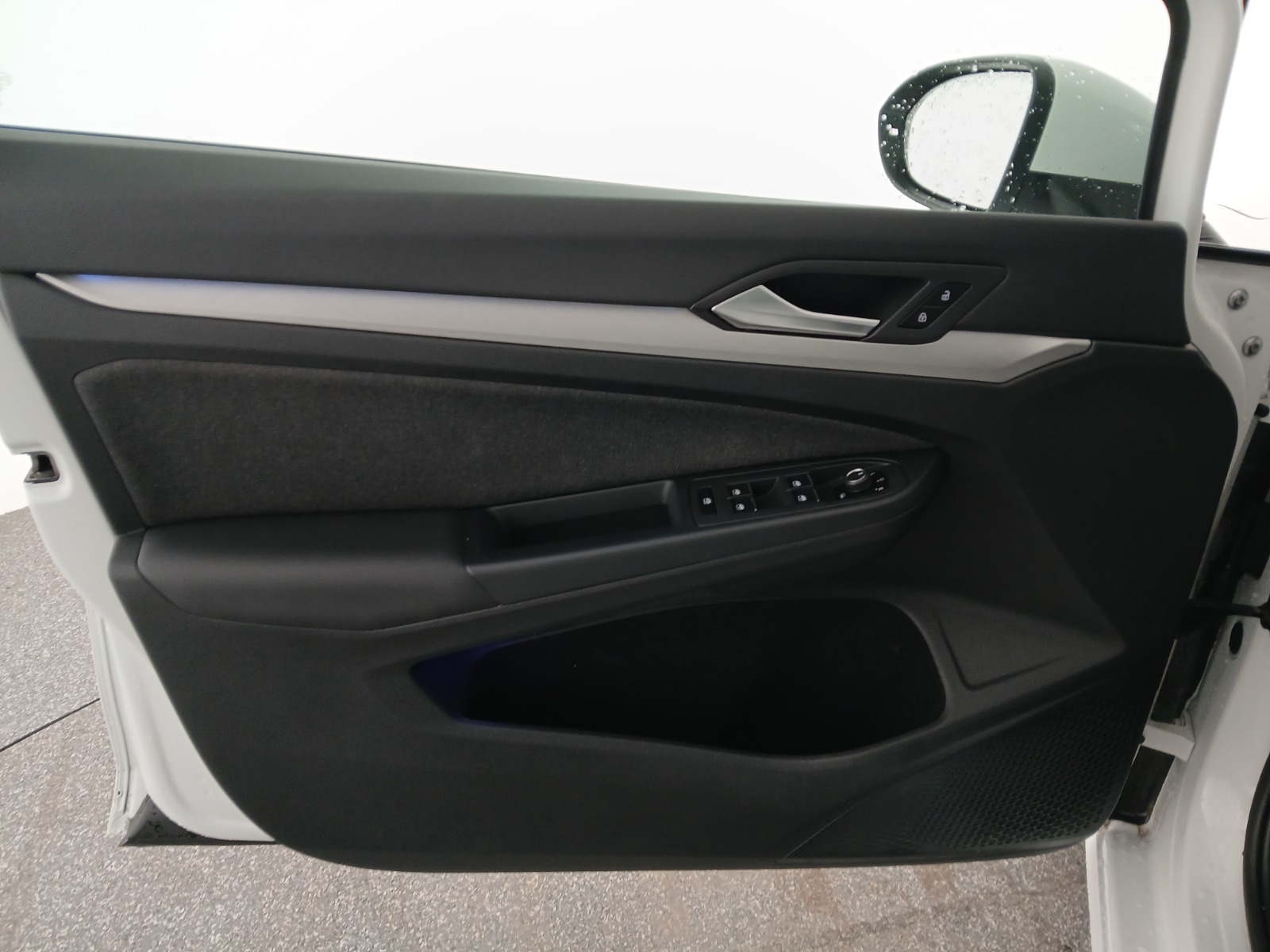 VW Golf VIII Variant 2.0 TDI Life | Bild 10 von 25