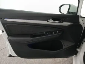 VW Golf VIII Variant 2.0 TDI Life | Thumbnail 10 von 25