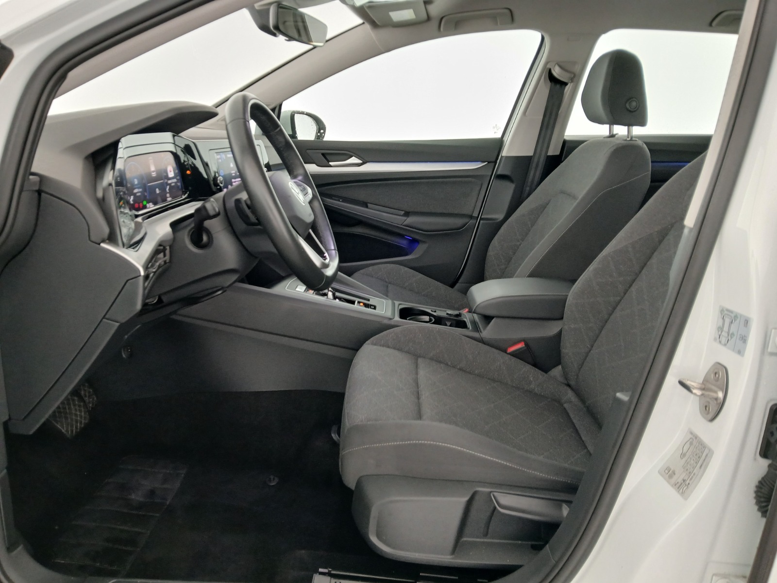 VW Golf VIII Variant 2.0 TDI Life | Bild 13 von 25