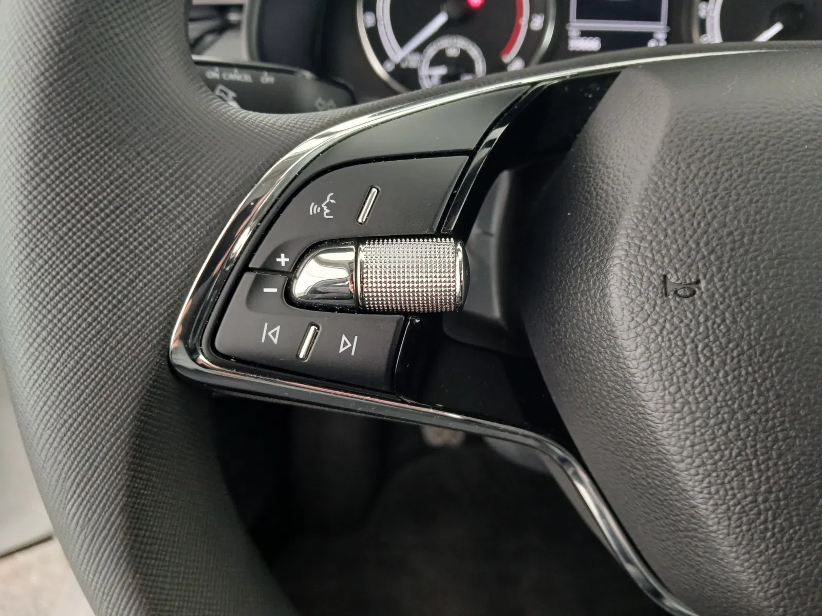 Skoda Scala 1.0 TSI Sport | Bild 16 von 28