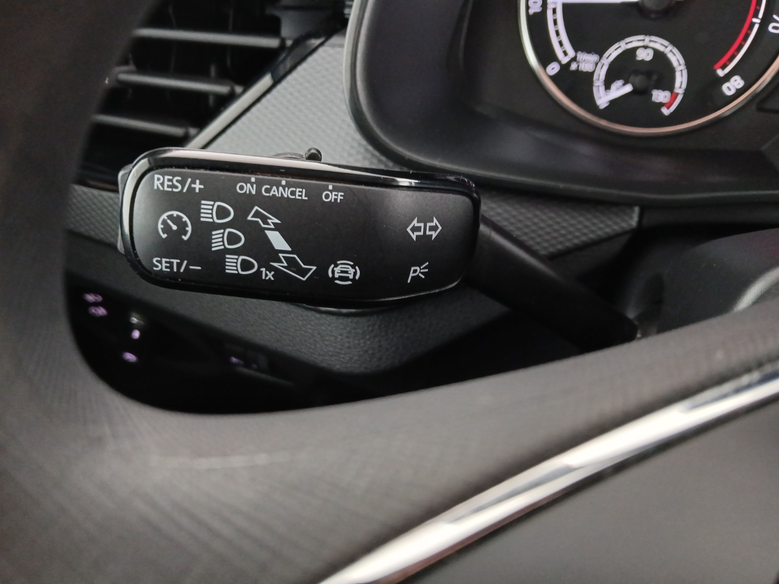 Skoda Scala 1.0 TSI Sport | Bild 18 von 28