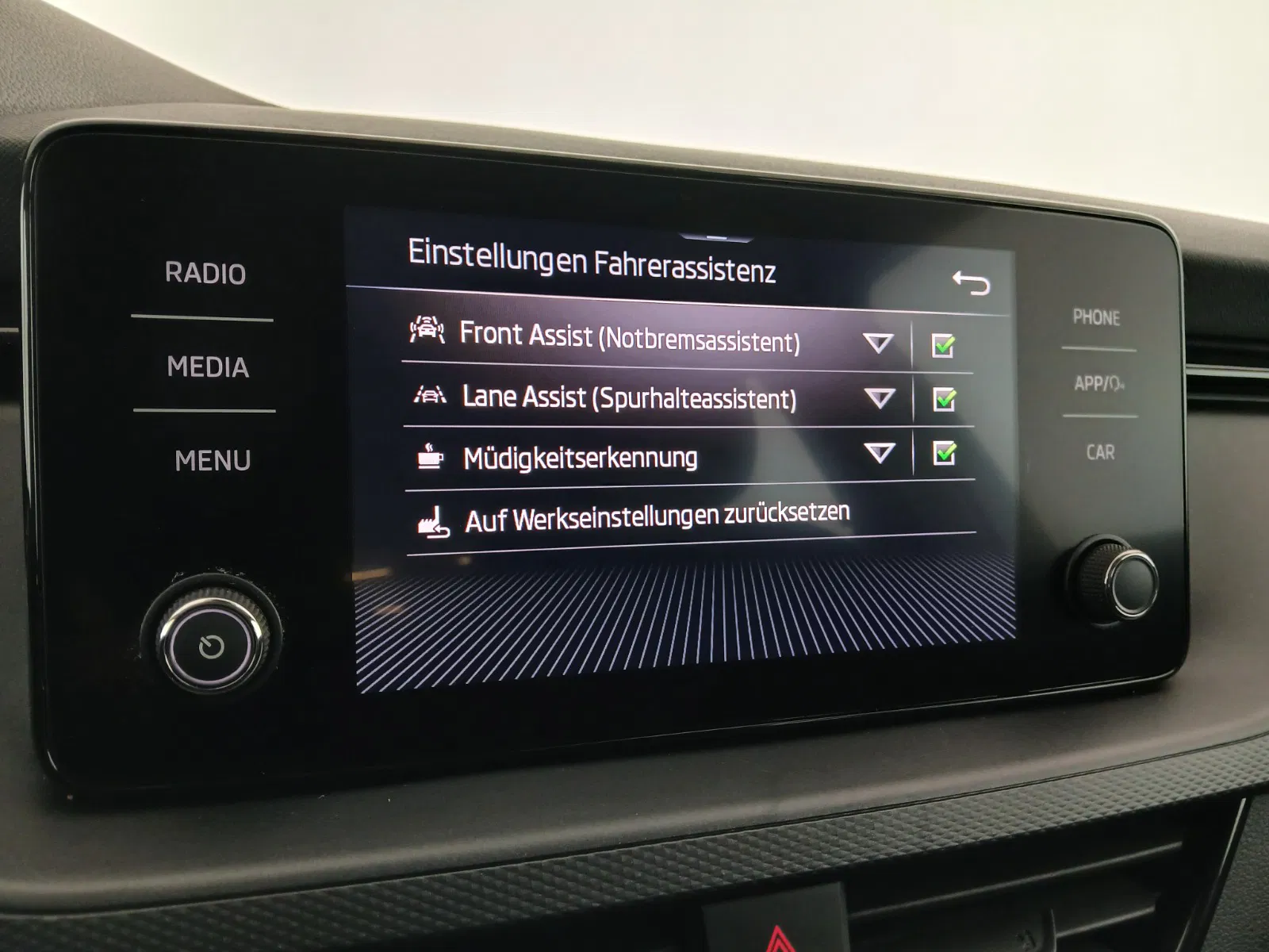 Skoda Scala 1.0 TSI Sport | Bild 21 von 28