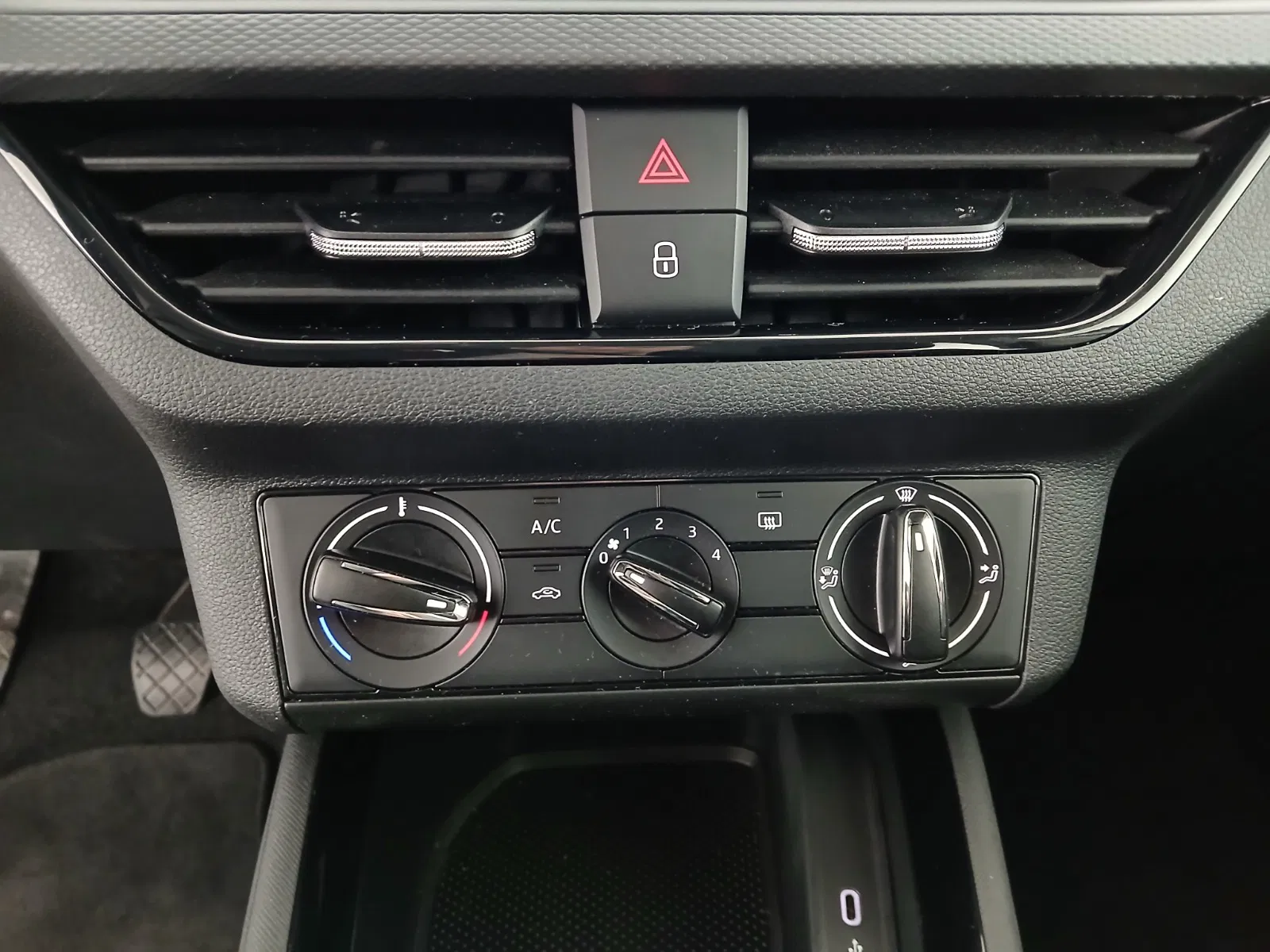 Skoda Scala 1.0 TSI Sport | Bild 25 von 28