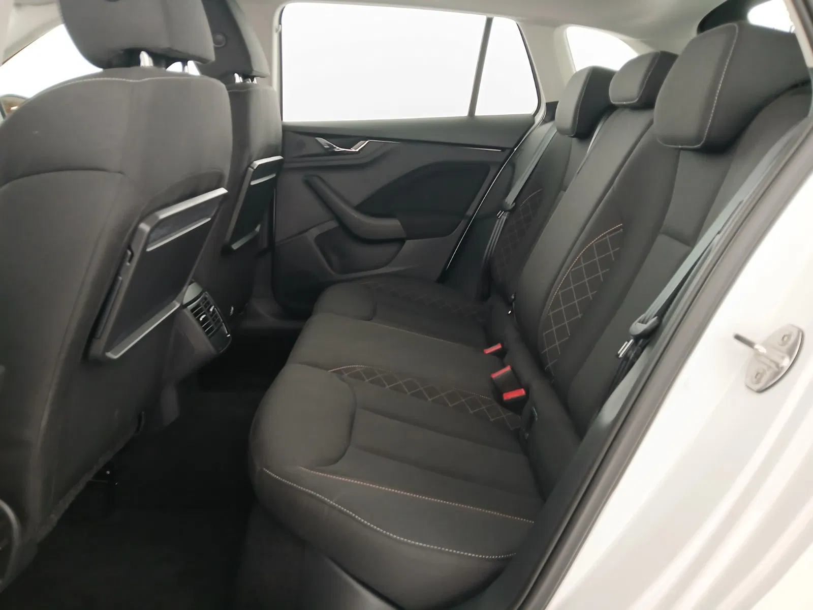 Skoda Scala 1.0 TSI Sport | Bild 27 von 28