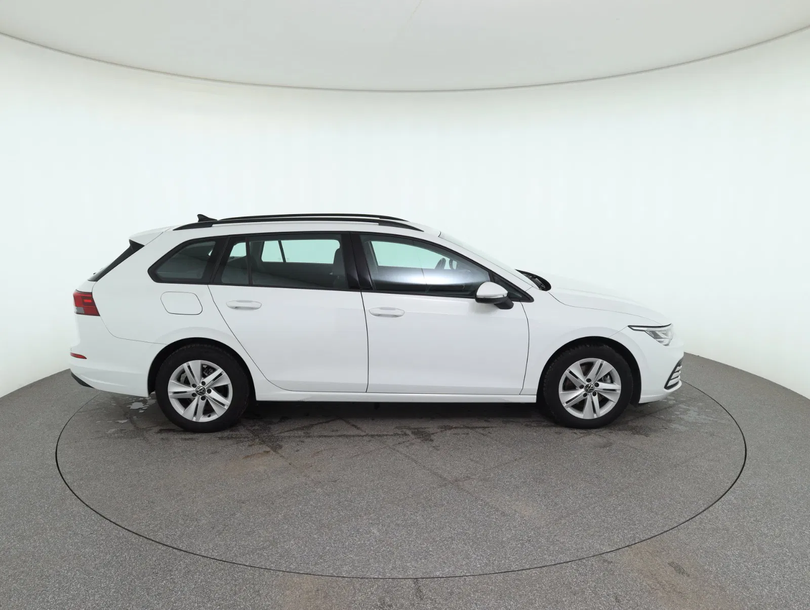 VW Golf VIII Variant 2.0 TDI Life | Bild 4 von 26