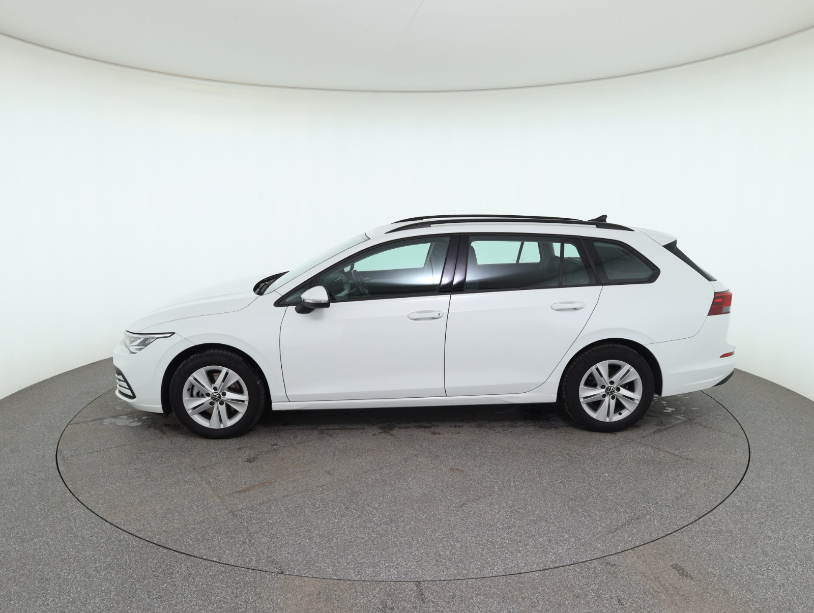VW Golf VIII Variant 2.0 TDI Life | Bild 8 von 26