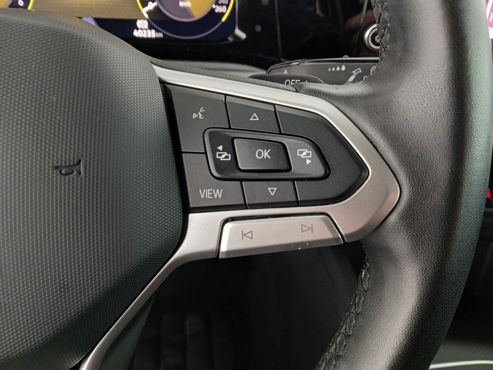 VW Golf VIII Variant 2.0 TDI Life | Bild 17 von 26