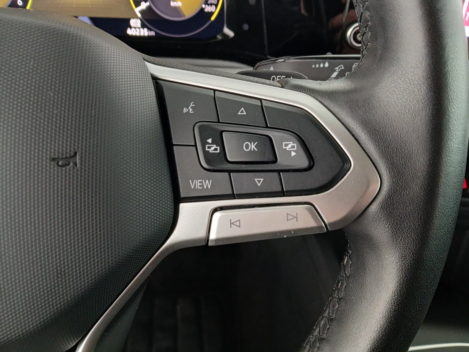 VW Golf VIII Variant 2.0 TDI Life | Bild 17 von 26