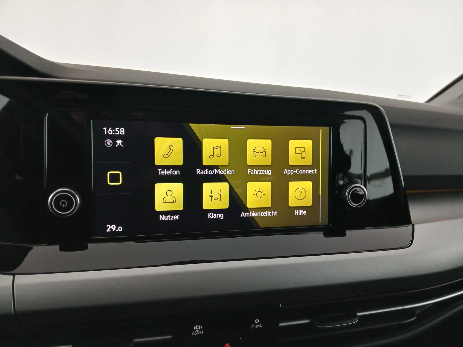 VW Golf VIII Variant 2.0 TDI Life | Bild 18 von 26