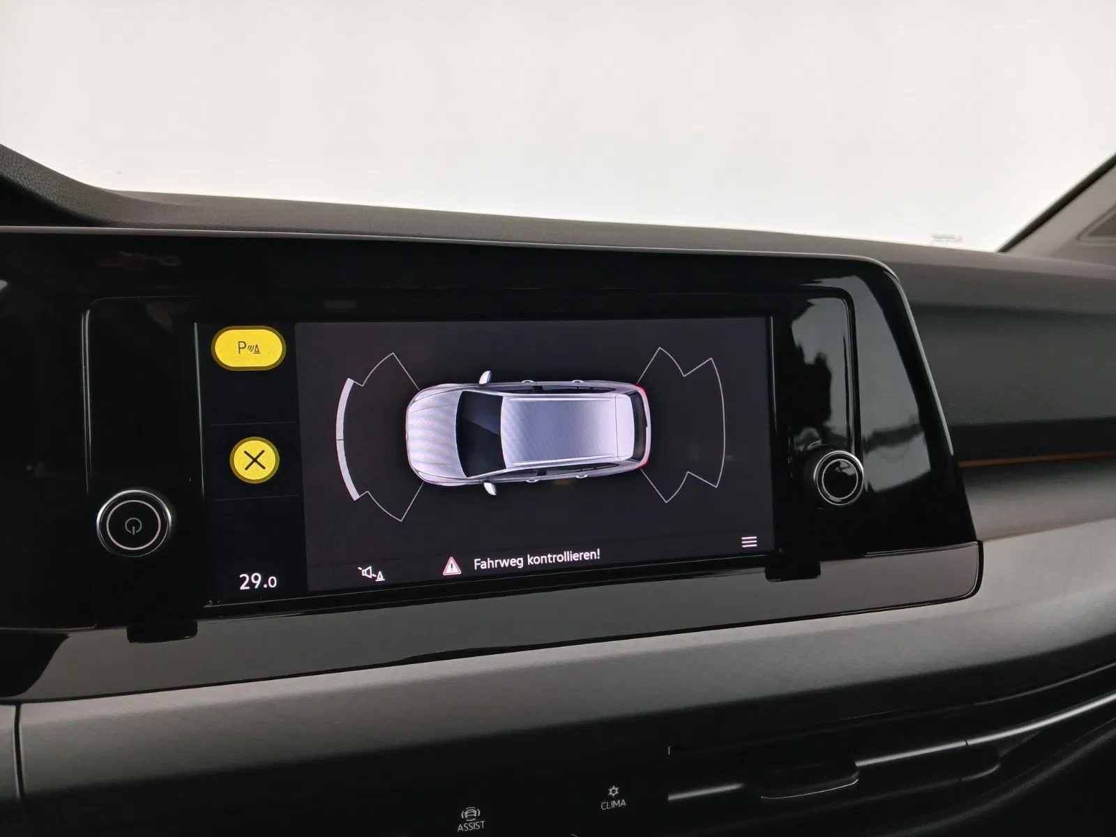 VW Golf VIII Variant 2.0 TDI Life | Bild 21 von 26