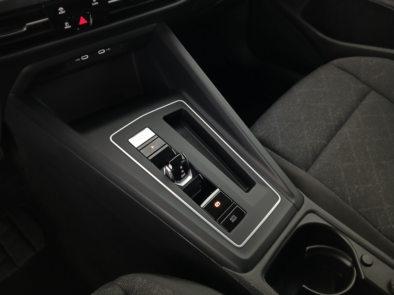 VW Golf VIII Variant 2.0 TDI Life | Bild 24 von 26