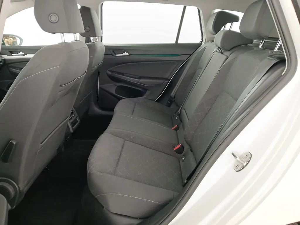 VW Golf VIII Variant 2.0 TDI Life | Bild 25 von 26