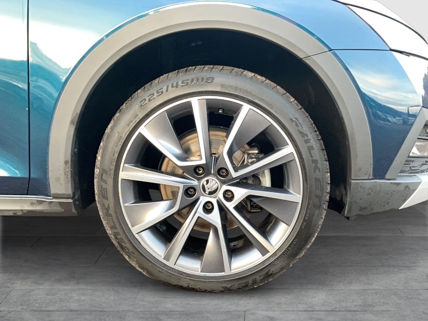 Skoda Octavia Combi 2.0 TDI Scout | Bild 8 von 27