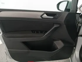 VW Touran 2.0 TDI BMT | Thumbnail 11 von 27