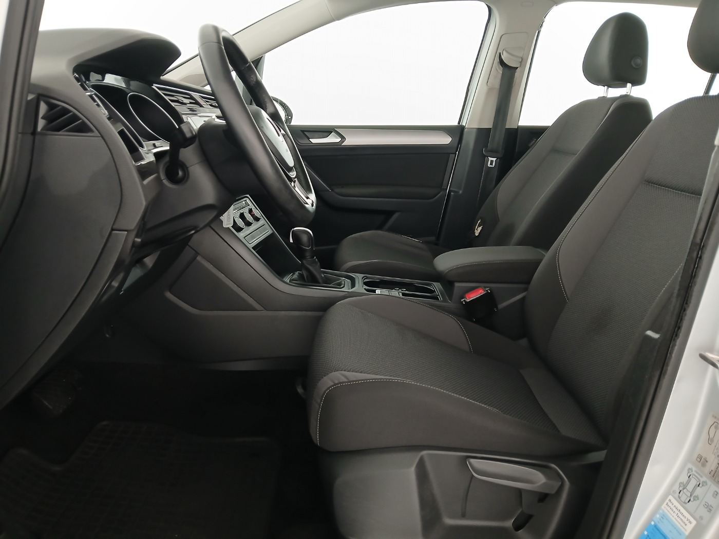 VW Touran 2.0 TDI BMT | Bild 14 von 27