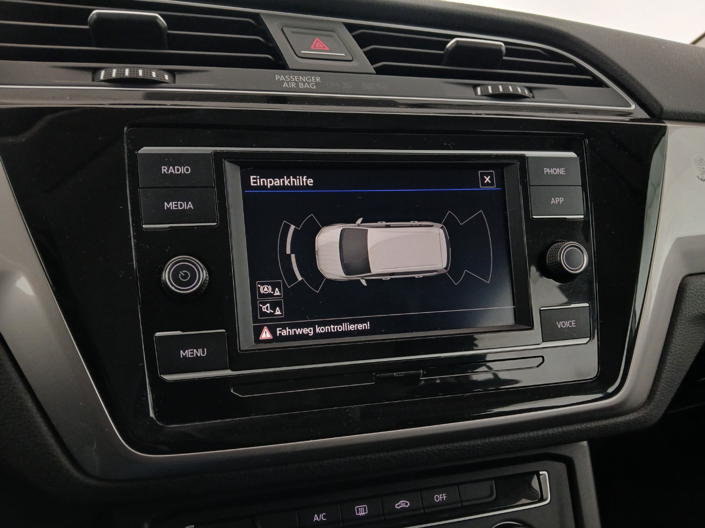 VW Touran 2.0 TDI BMT | Bild 20 von 27