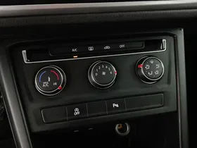 VW Touran 2.0 TDI BMT | Thumbnail 23 von 27
