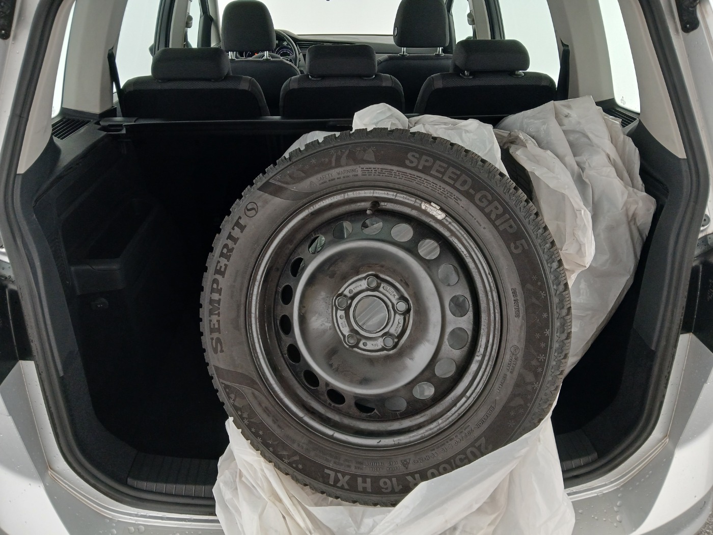 VW Touran 2.0 TDI BMT | Bild 26 von 27