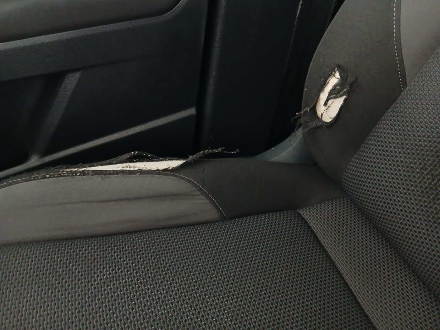 VW Touran 2.0 TDI BMT | Bild 27 von 27