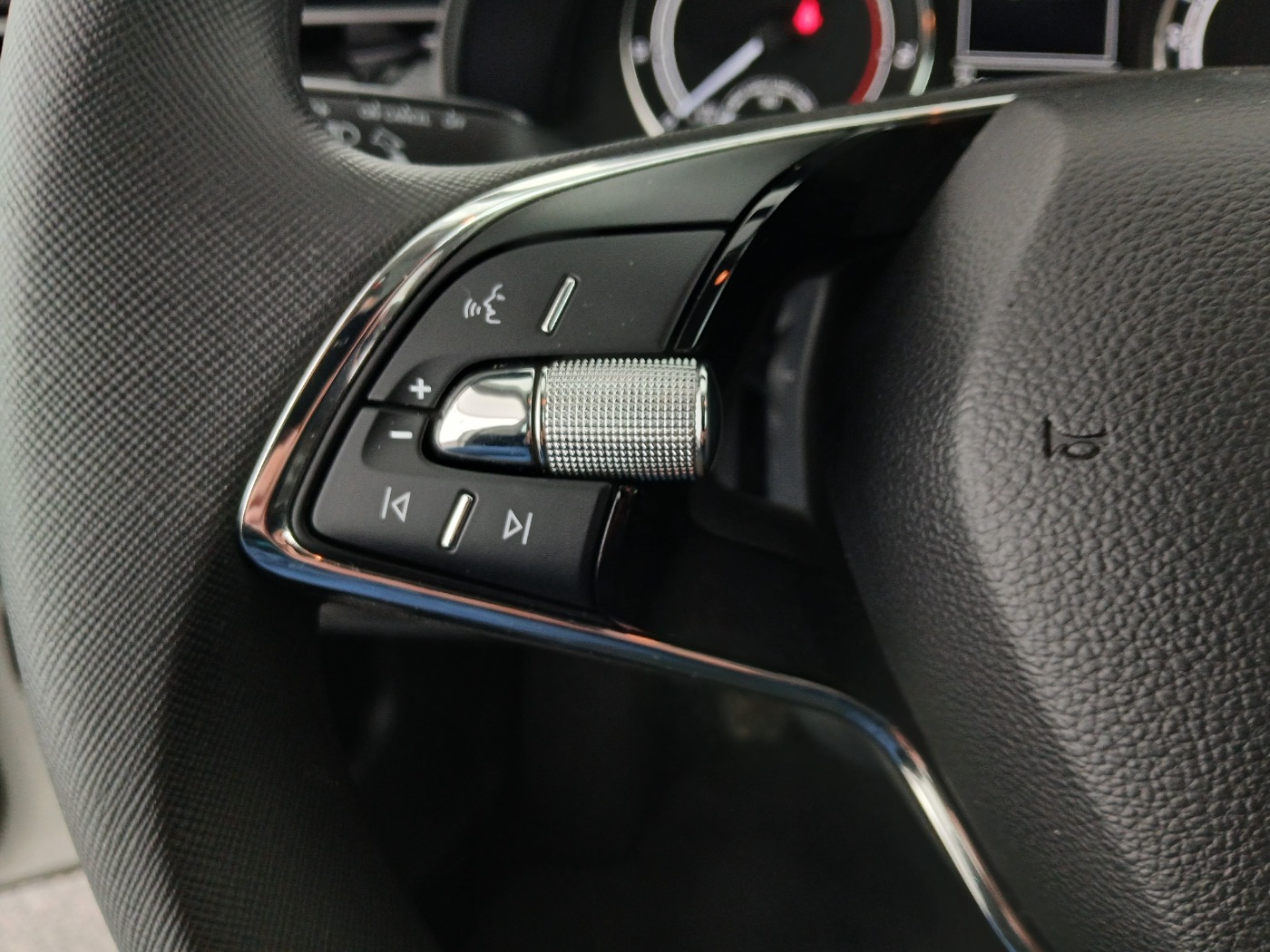 Skoda Scala 1.0 TSI Sport | Bild 16 von 27