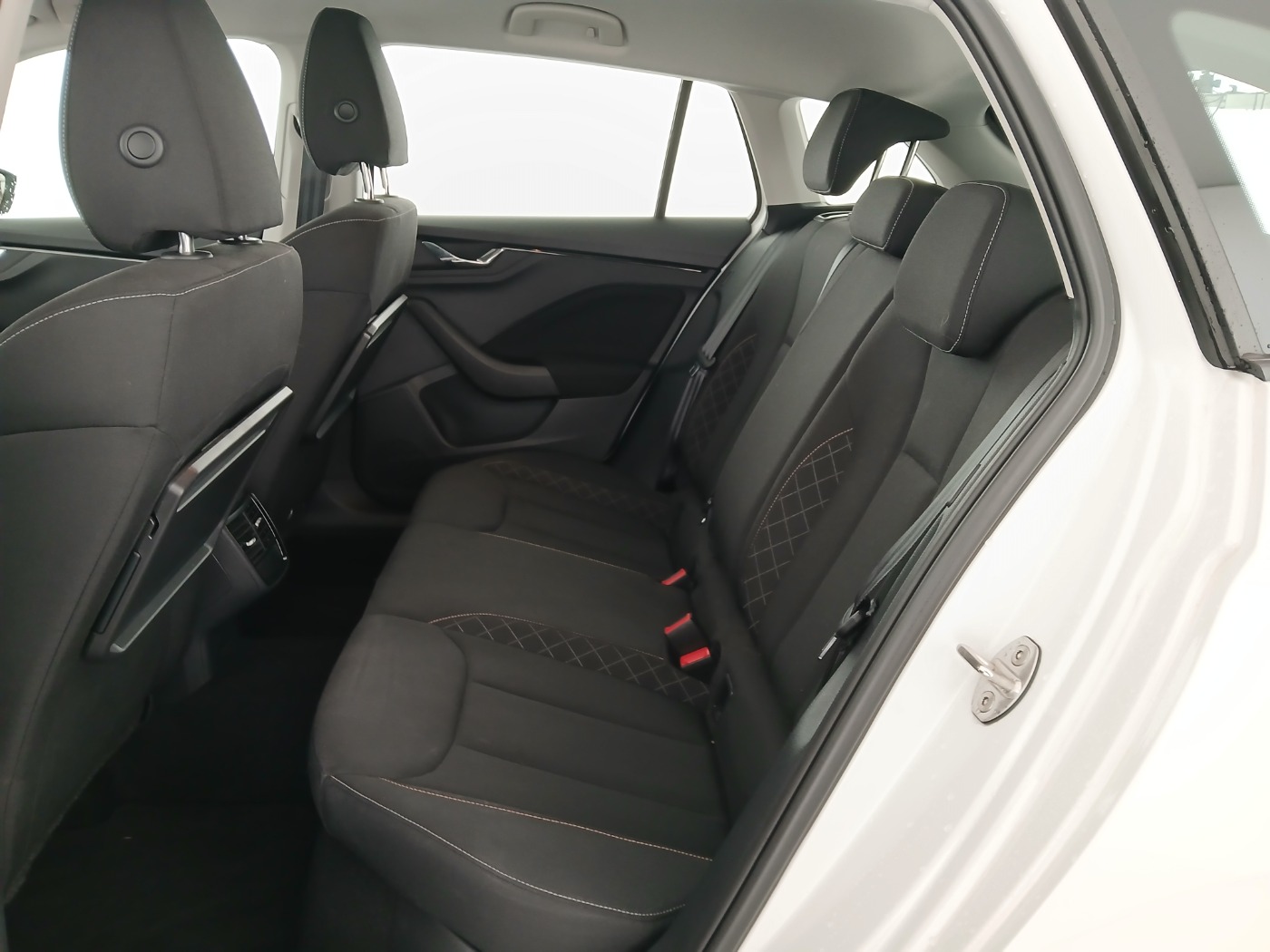 Skoda Scala 1.0 TSI Sport | Bild 26 von 27