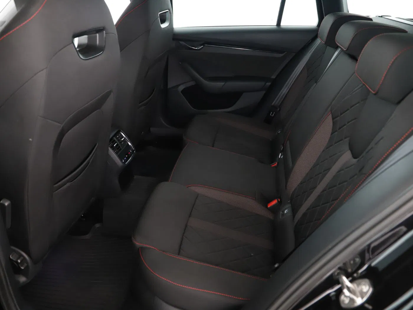 Skoda Octavia Combi RS iV DSG | Bild 10 von 26