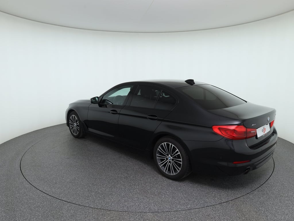 BMW 530d xDrive Sport Line | Bild 7 von 26
