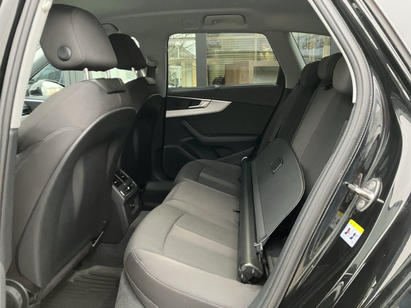 Audi A4 Avant 35 2.0 TDI advanced | Bild 14 von 18