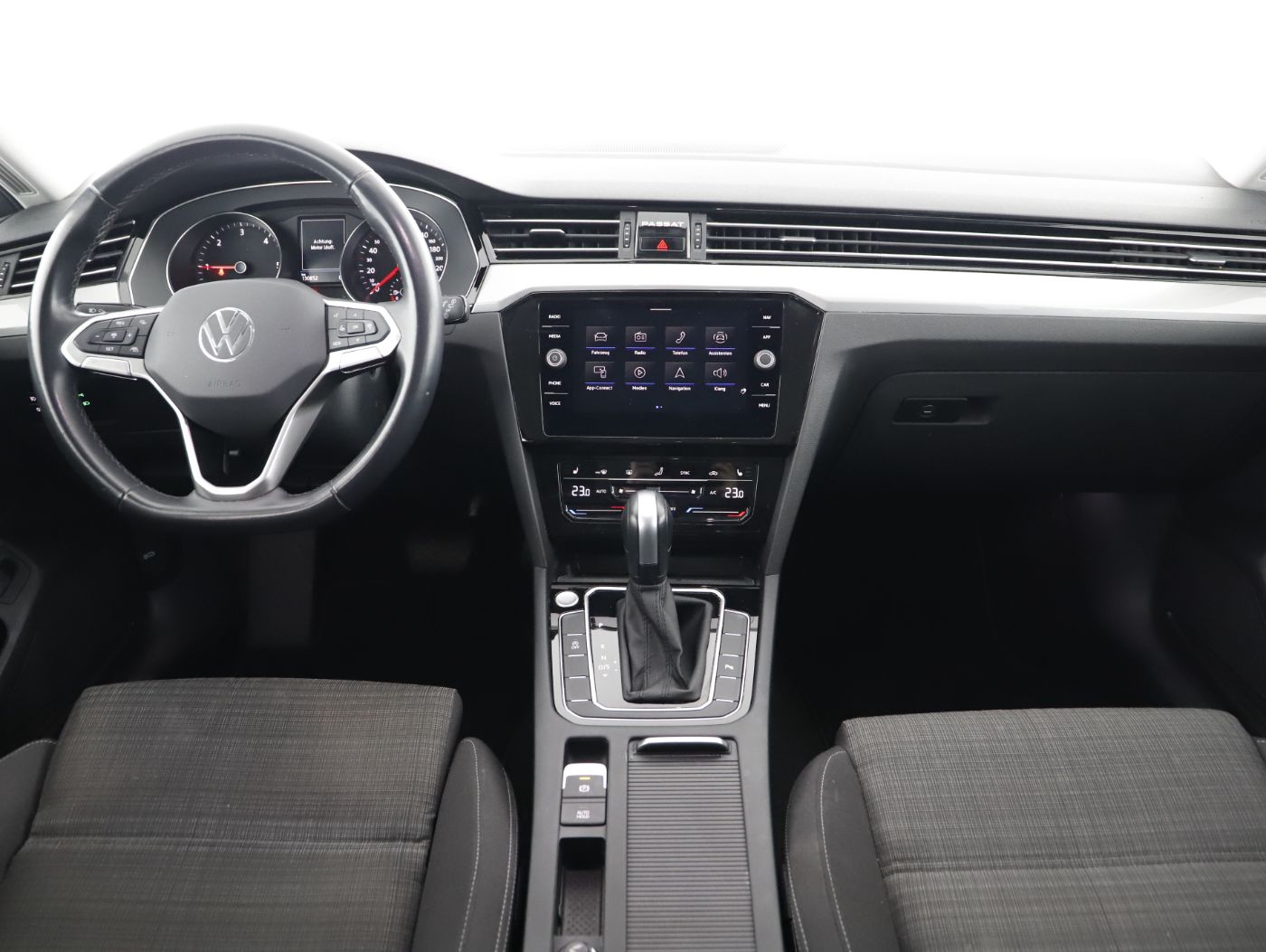 VW Passat Var. 2.0 TDI Bus. DSG | Bild 12 von 27