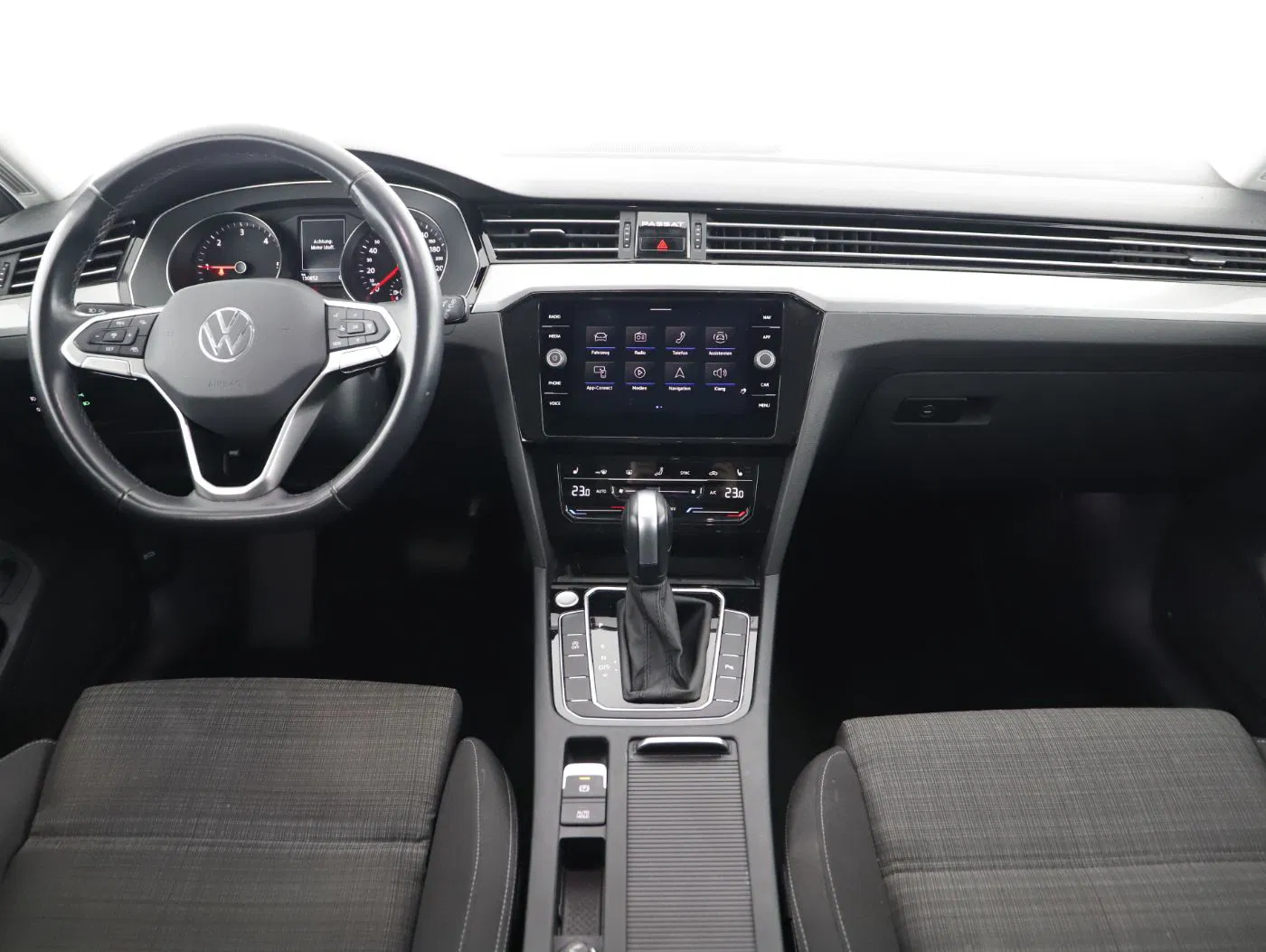 VW Passat Var. 2.0 TDI Bus. DSG | Bild 12 von 27