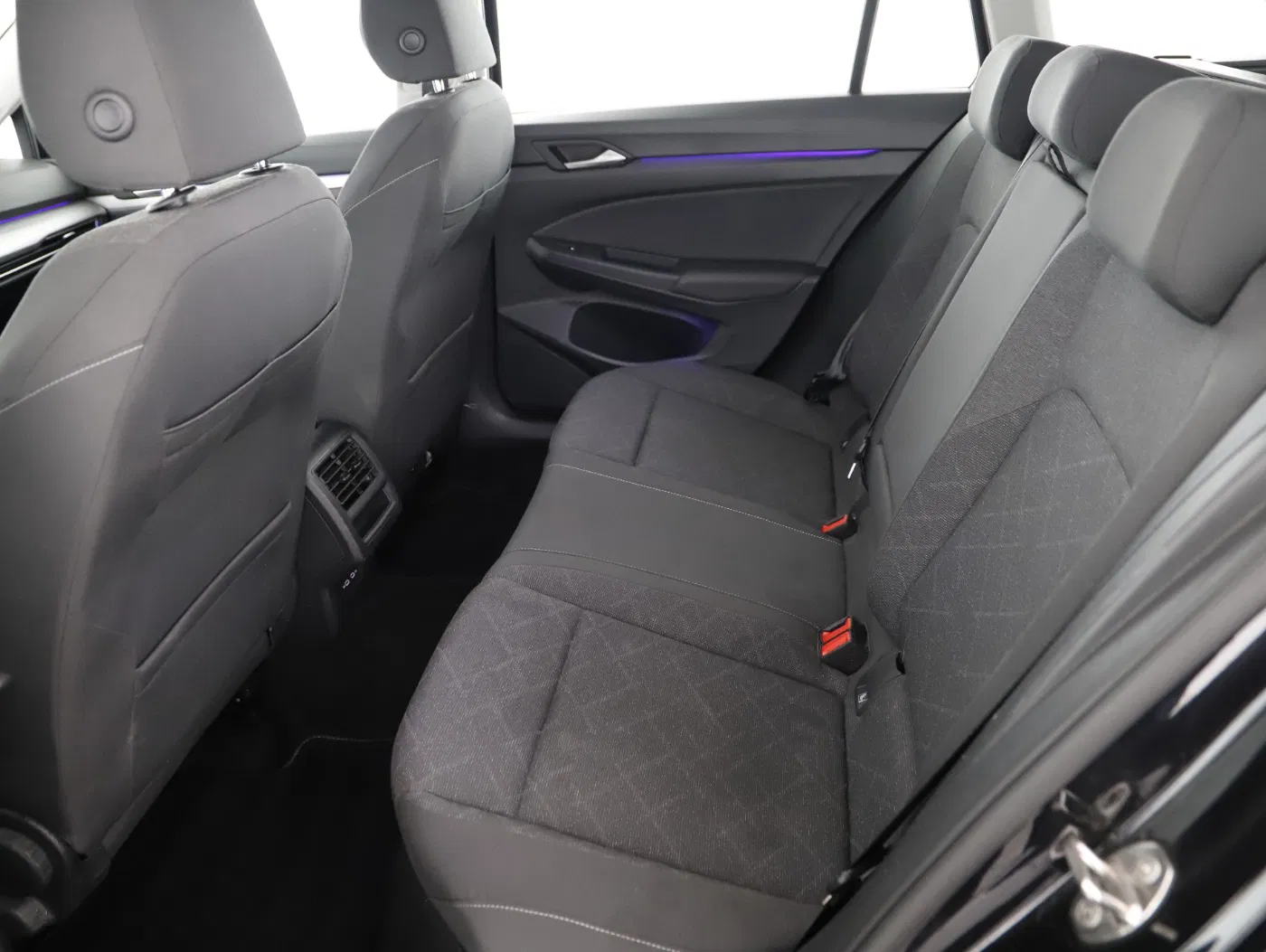 VW Golf VIII Variant 2.0 TDI Life | Bild 25 von 27