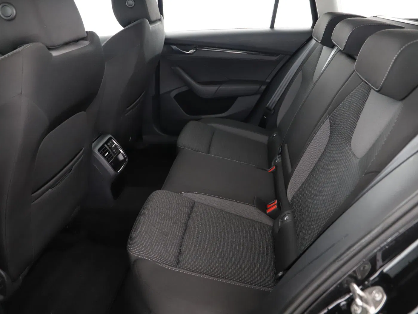 Skoda Octavia Combi 2.0 TDI Ambition | Bild 23 von 26