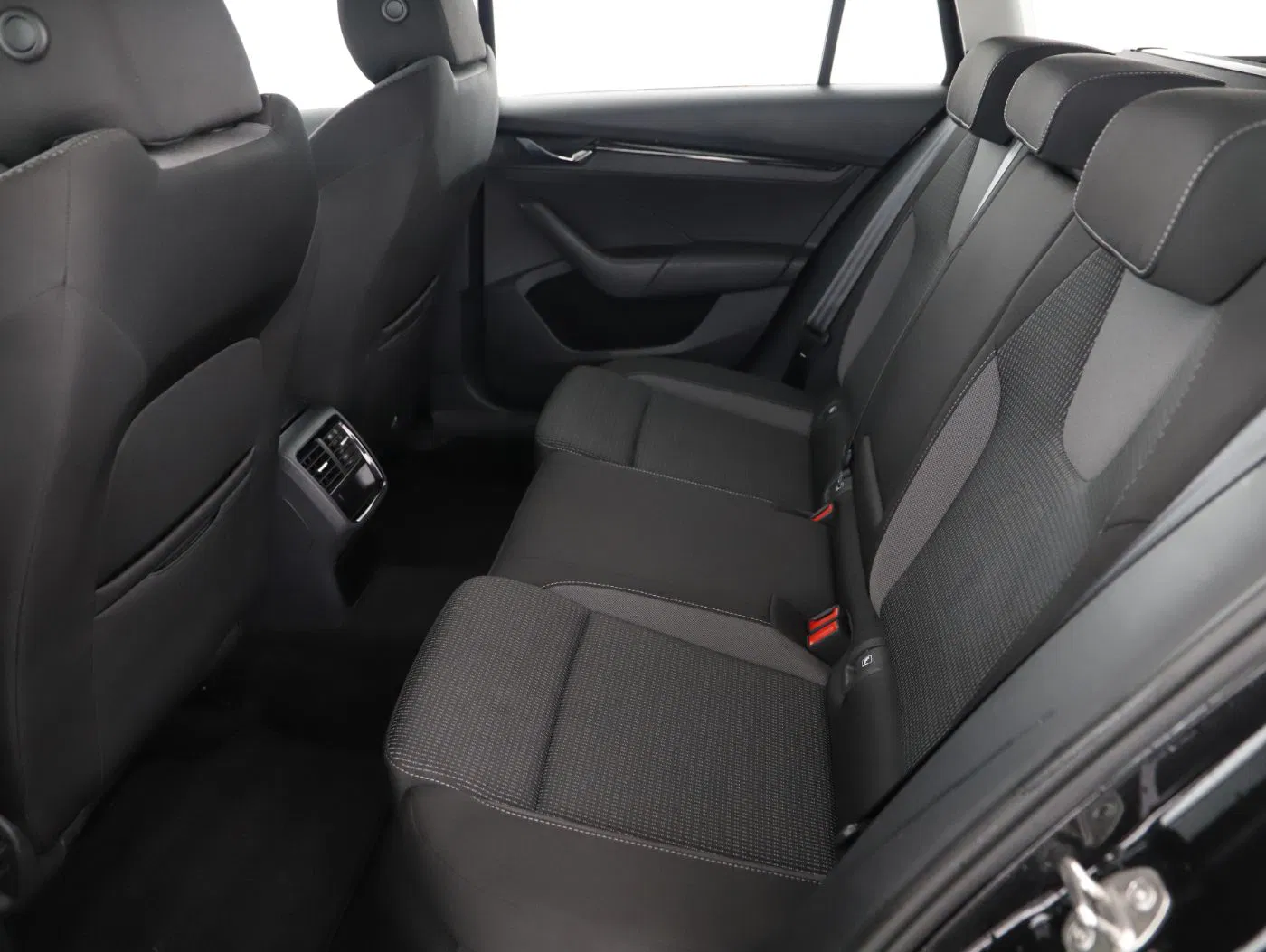 Skoda Octavia Combi 2.0 TDI Ambition | Bild 21 von 23