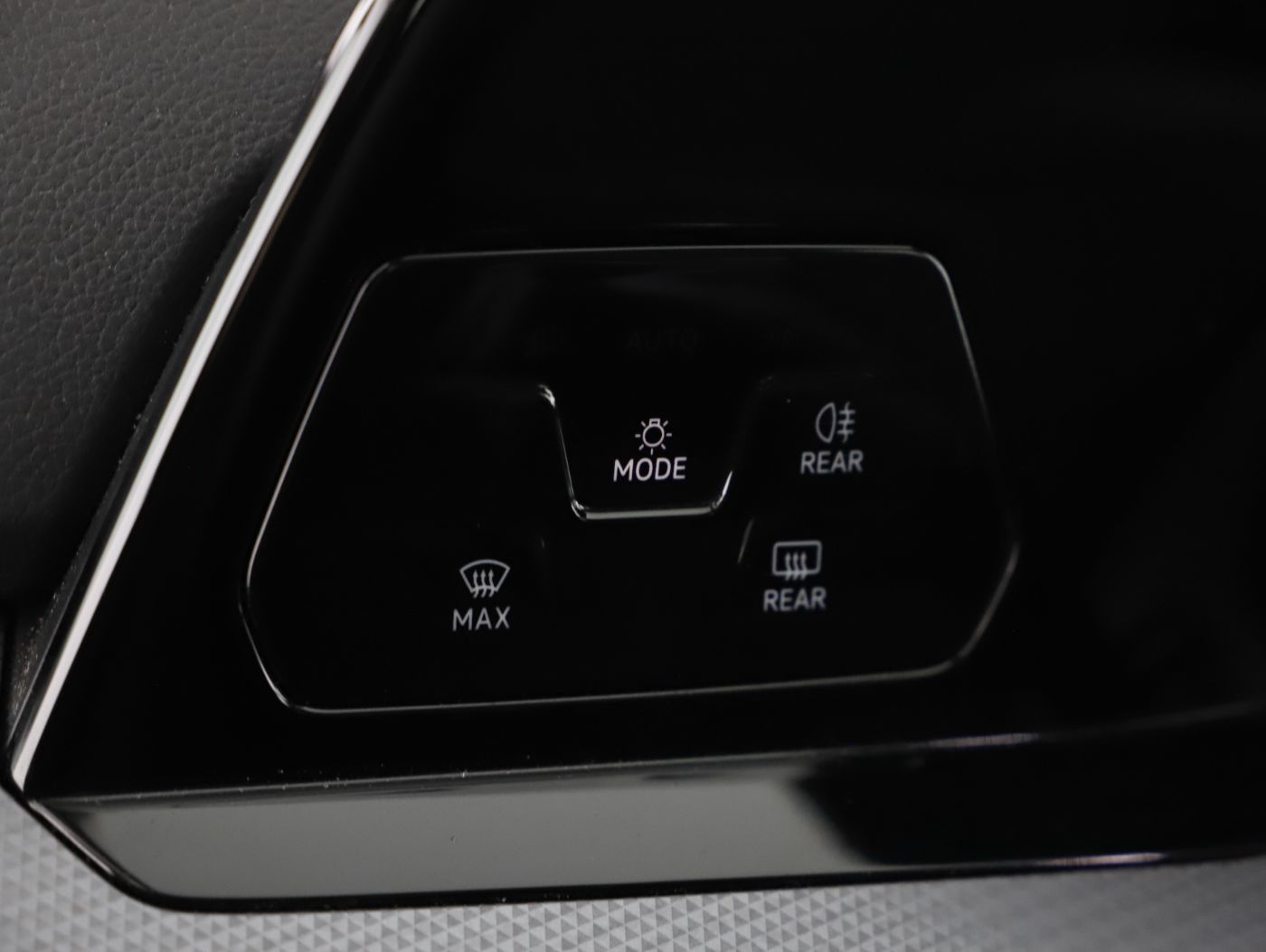 VW Golf VIII Var. 2.0 TDI Life | Bild 13 von 28