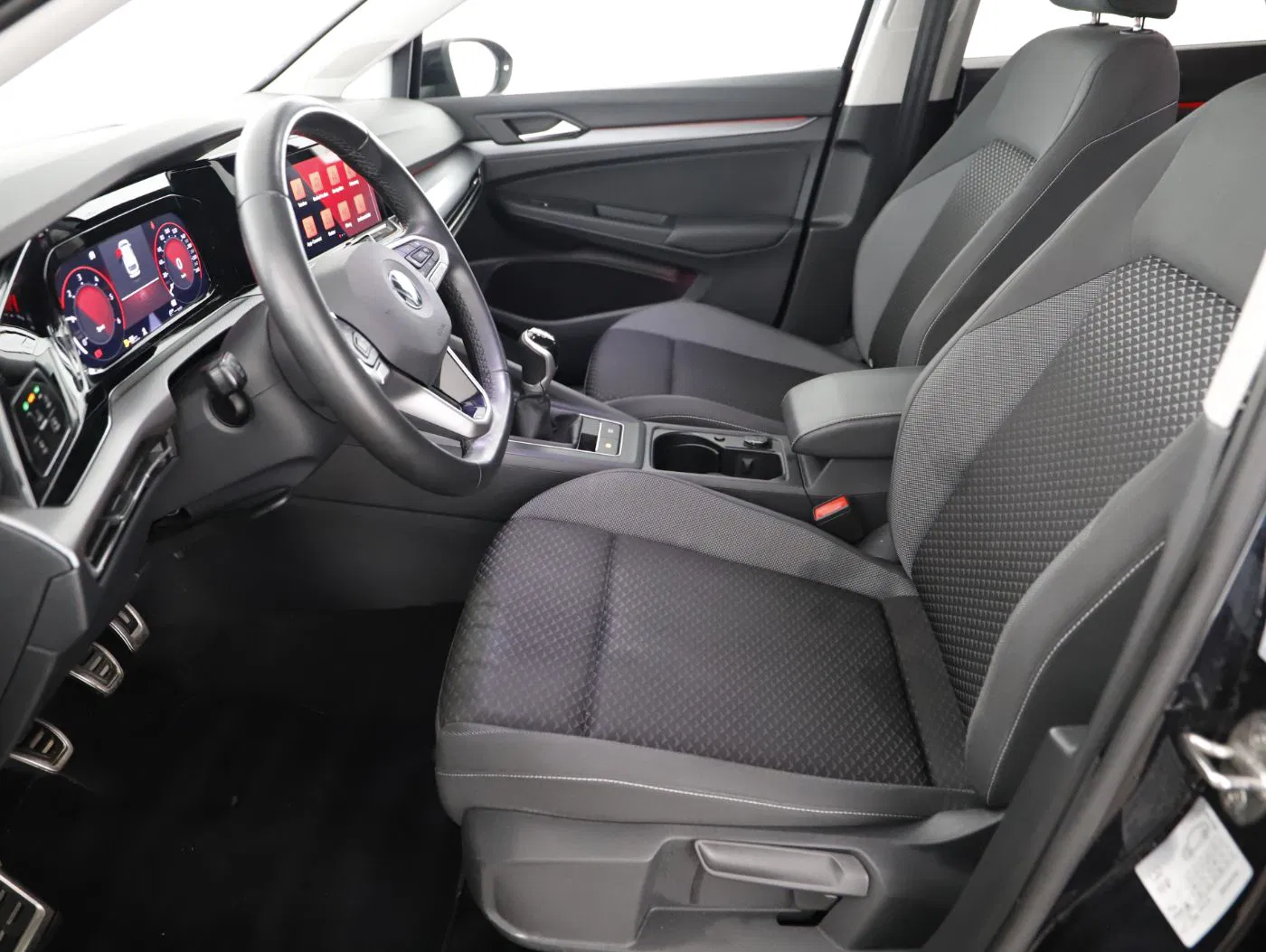 VW Golf VIII Var. 2.0 TDI Life | Bild 14 von 28