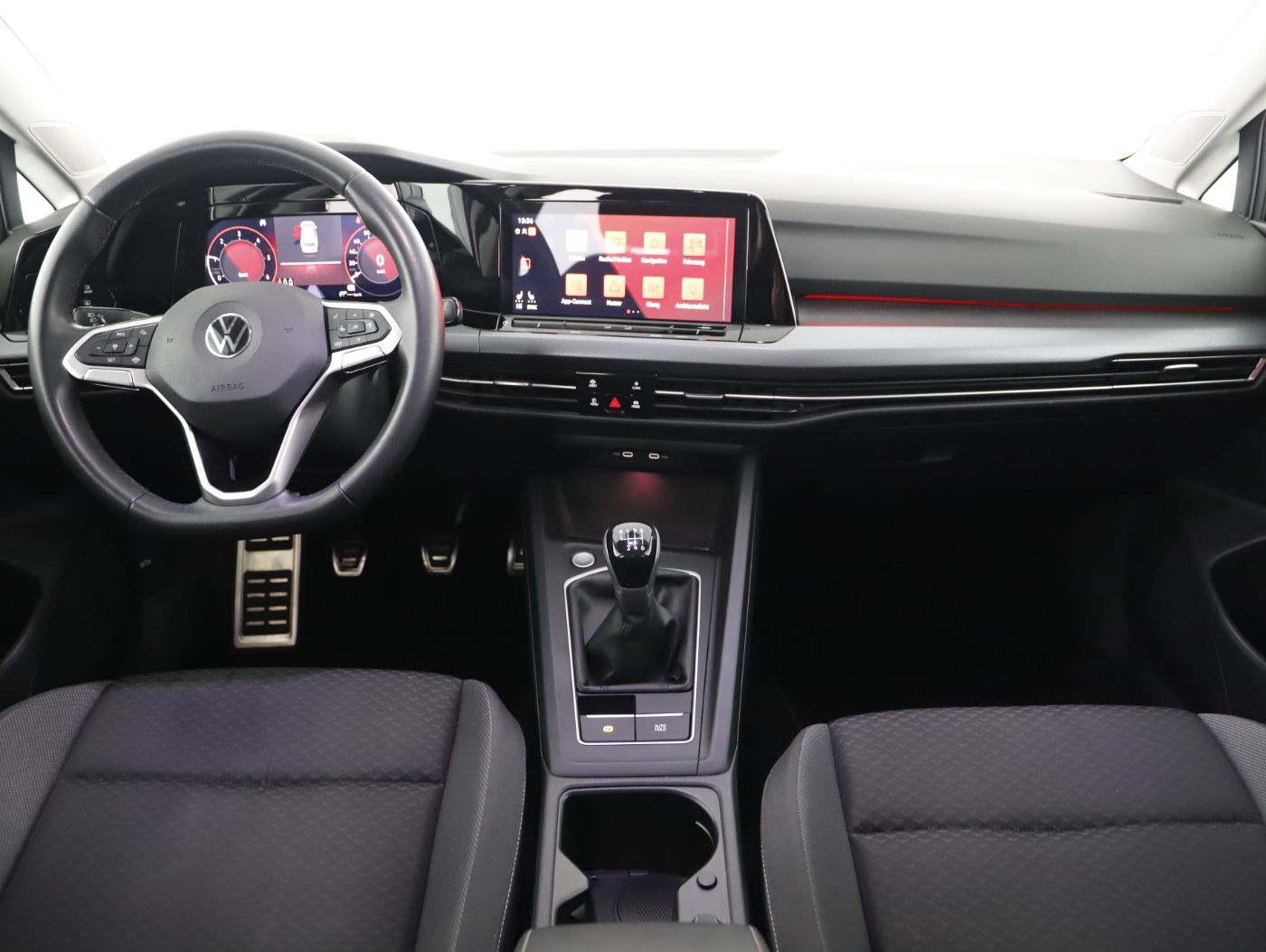 VW Golf VIII Var. 2.0 TDI Life | Bild 15 von 28